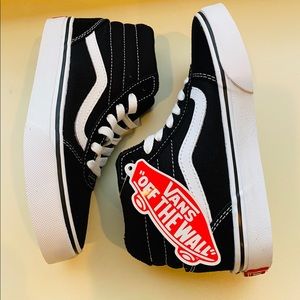 NWT KIDS VANS WARD HIGH-TOP SNEAKER